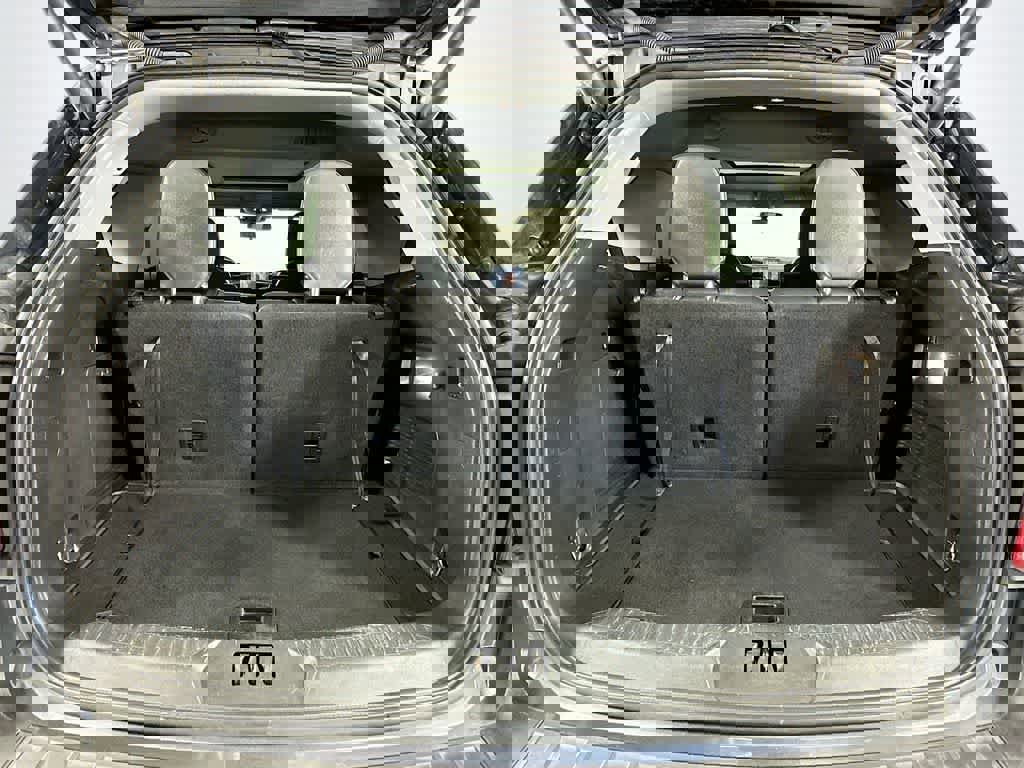 Certified 2020 Ford Explorer XLT w/ Equipment Group 202A image 24