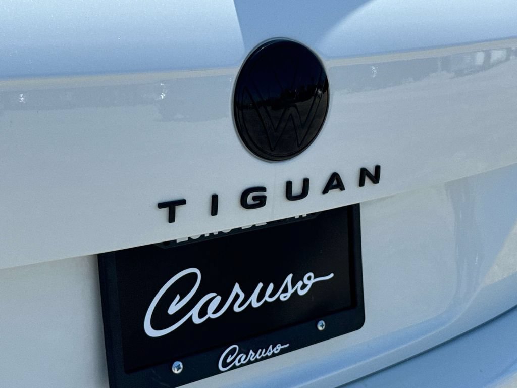 Used 2022 Volkswagen Tiguan SEL R-Line AWD/4WD image 10