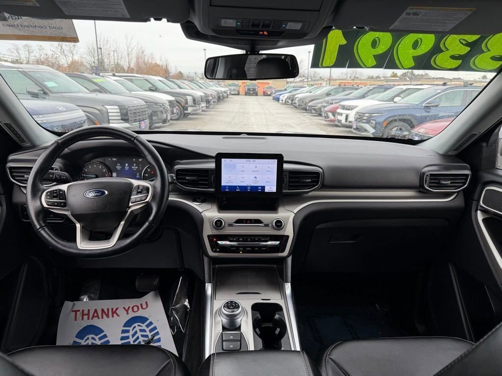 Certified 2022 Ford Explorer XLT w/ Equipment Group 202A image 4