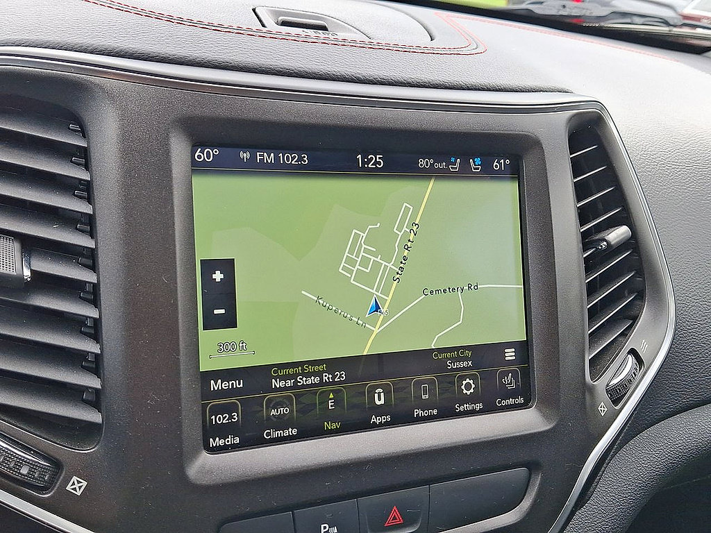 Used 2020 Jeep Cherokee Trailhawk AWD/4WD image 43