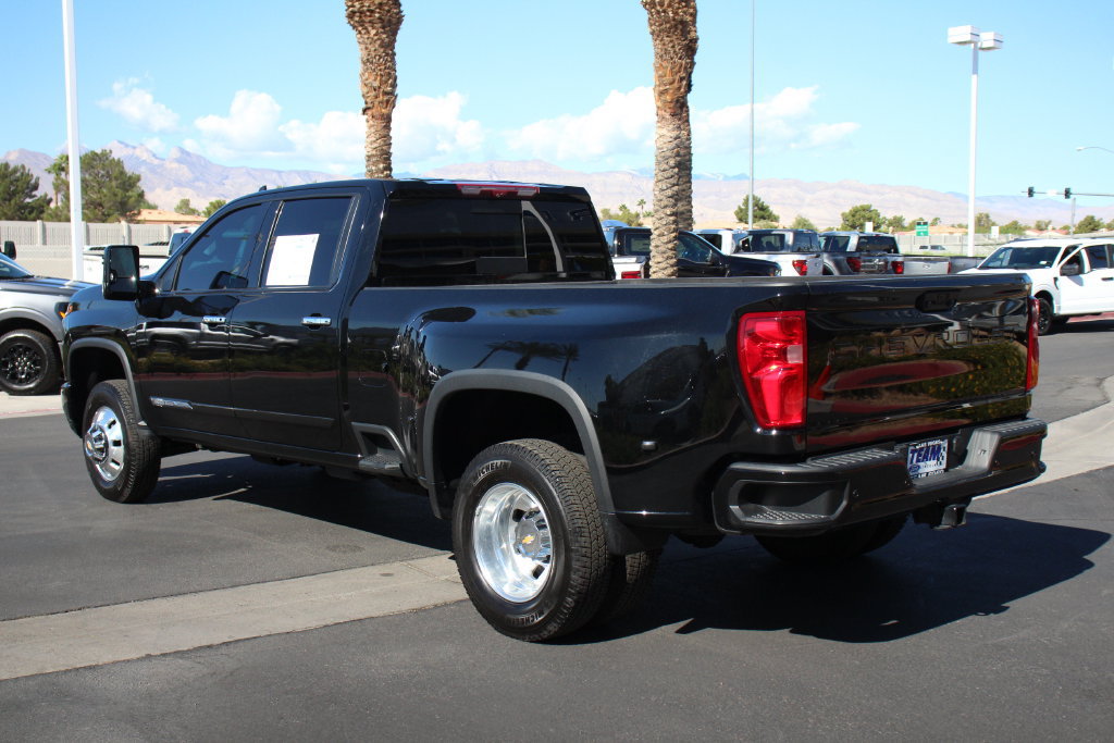 Used 2024 Chevrolet Silverado 3500 High Country w/ High Country Premium Package AWD/4WD image 5