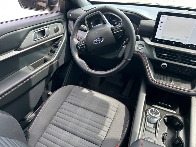 Certified 2025 Ford Explorer ST-Line w/ Premium Package AWD/4WD image 22