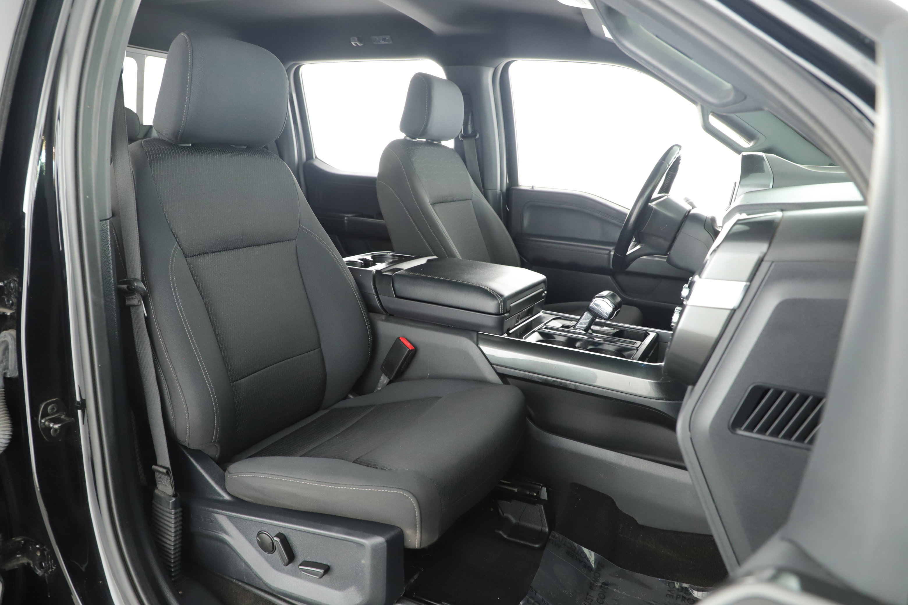 Certified 2022 Ford F150 XLT w/ Equipment Group 302A High image 23