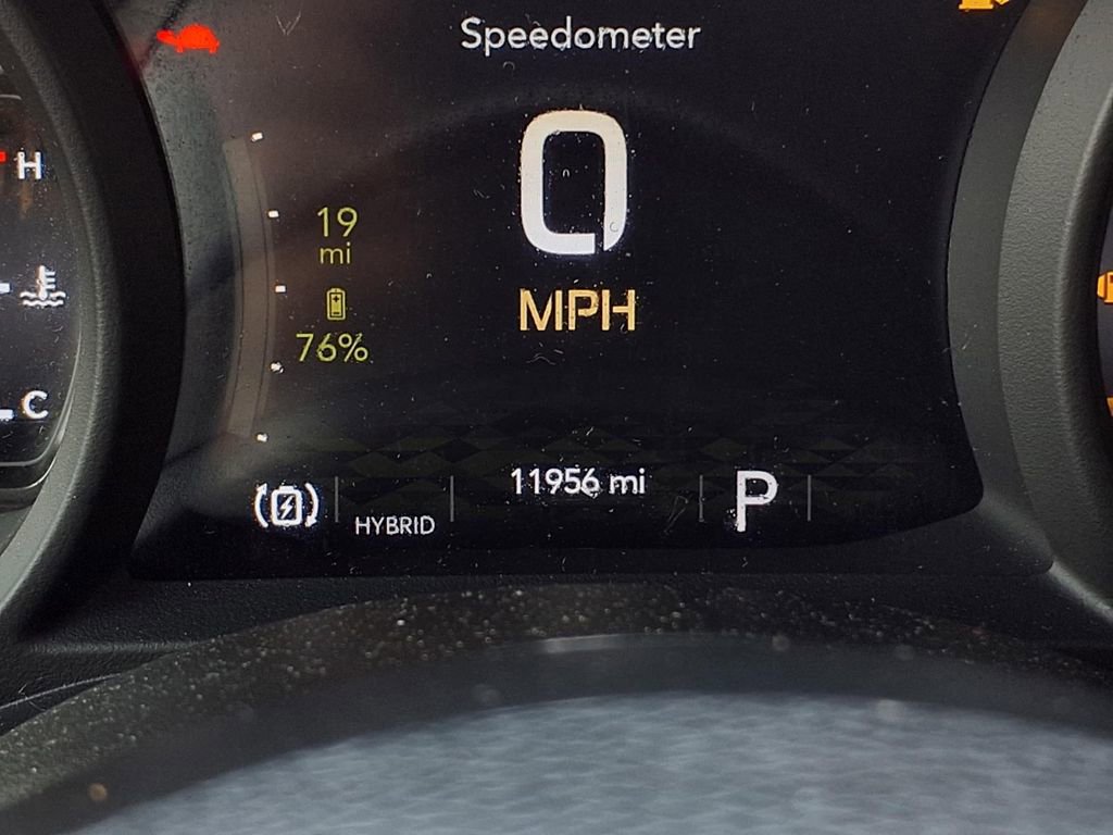 Used 2024 Jeep Wrangler Unlimited w/ Convenience Group AWD/4WD image 18