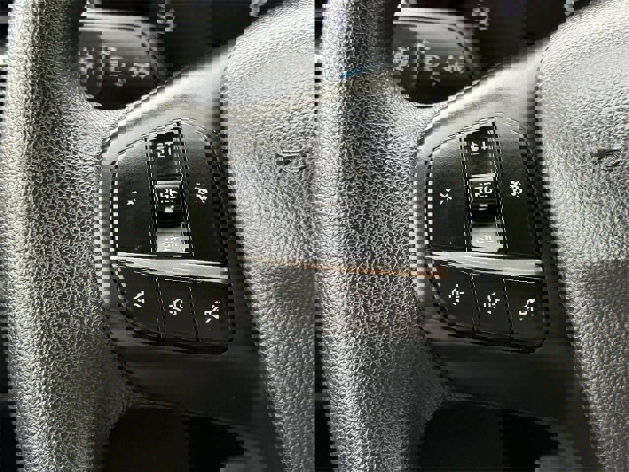 Certified 2020 Ford Escape SE image 13