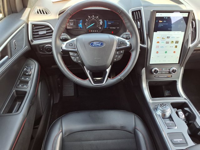 Certified 2024 Ford Edge ST-Line AWD/4WD image 6