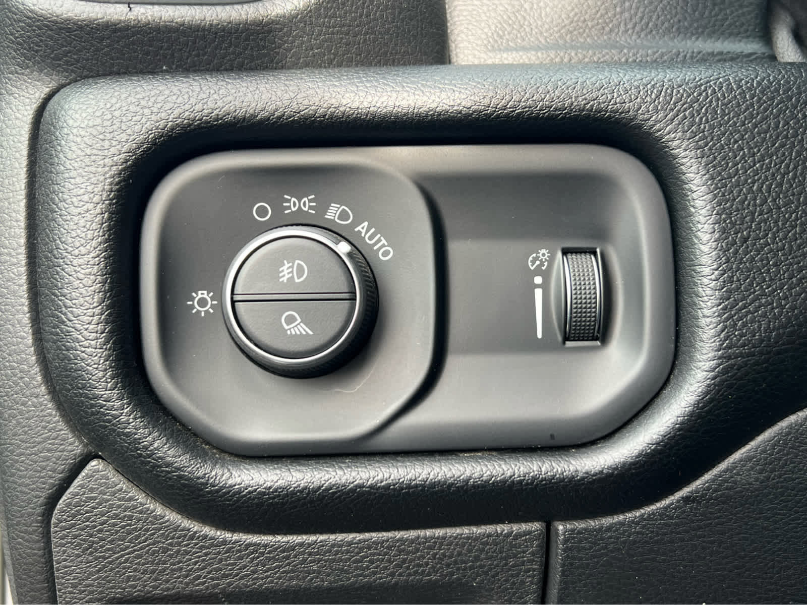 Used 2021 RAM 1500 Big Horn image 32