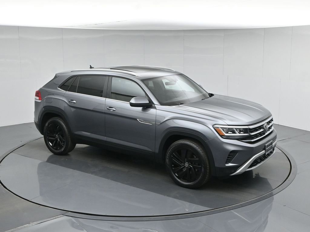 Used 2023 Volkswagen Atlas Cross Sport SE w/ Panoramic Sunroof Package image 3