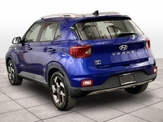 Used 2022 Hyundai Venue Limited FWD image 10
