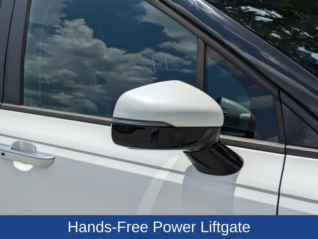 Used 2024 Kia Carnival EX FWD image 12