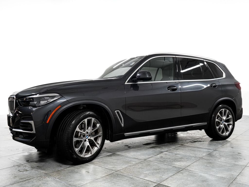 Used 2023 BMW X5 xDrive40i w/ Premium Package AWD/4WD image 4
