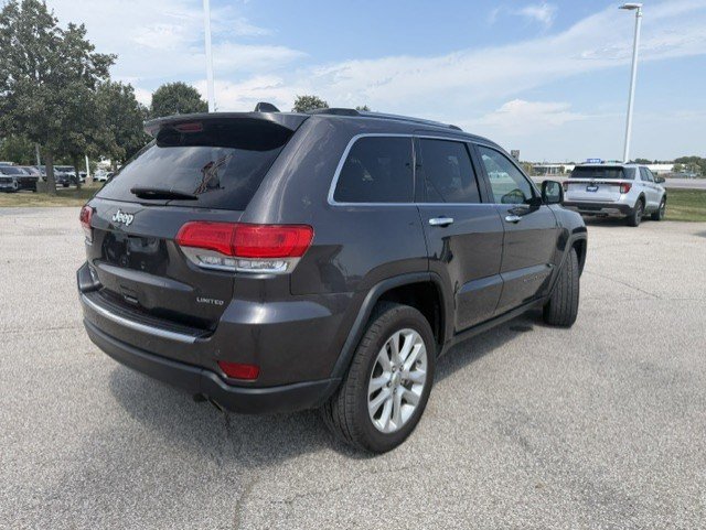 Used 2017 Jeep Grand Cherokee Limited AWD/4WD image 9