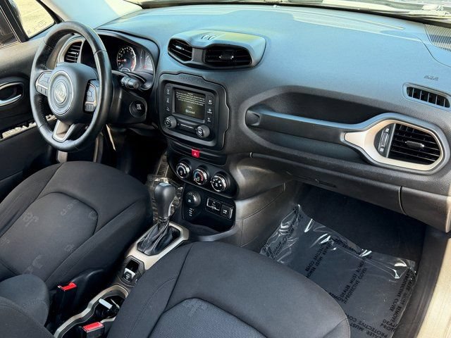 Used 2017 Jeep Renegade Latitude AWD/4WD image 27