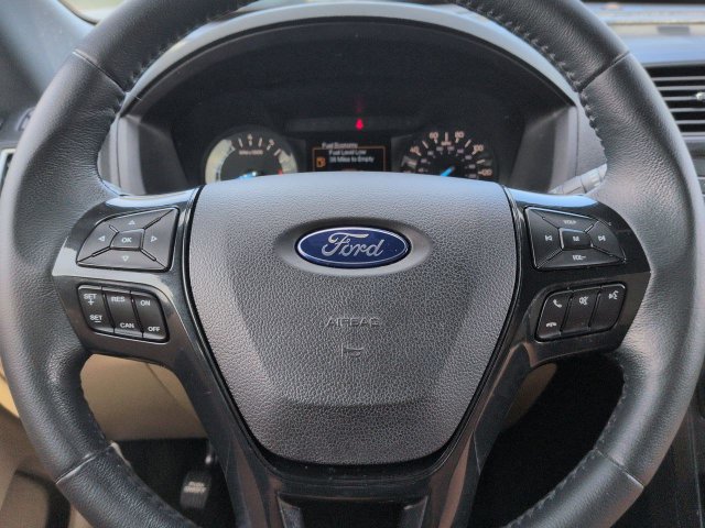 Certified 2017 Ford Explorer XLT FWD image 27