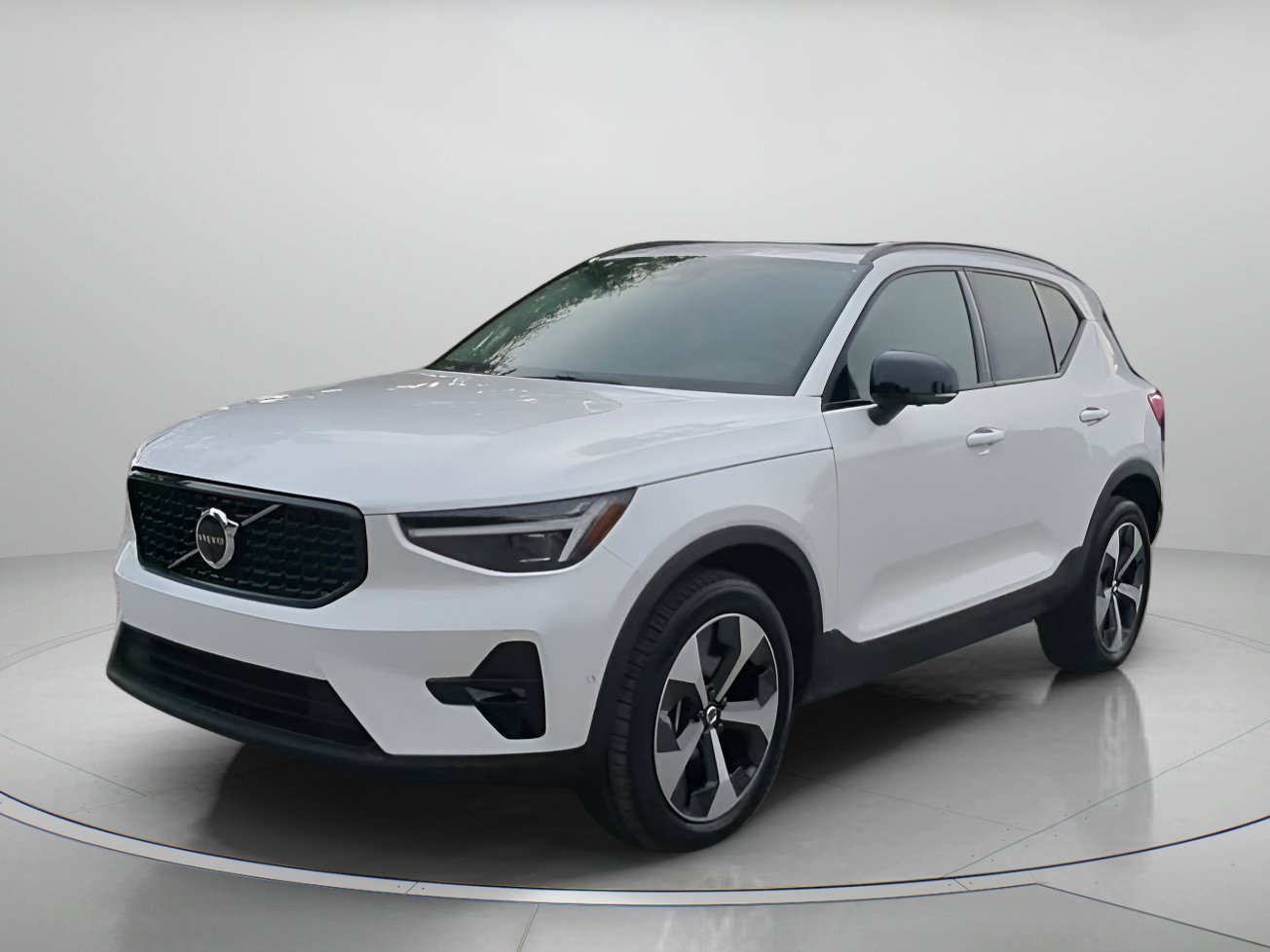 Used 2026 Volvo XC40 B5 Plus AWD/4WD image 12