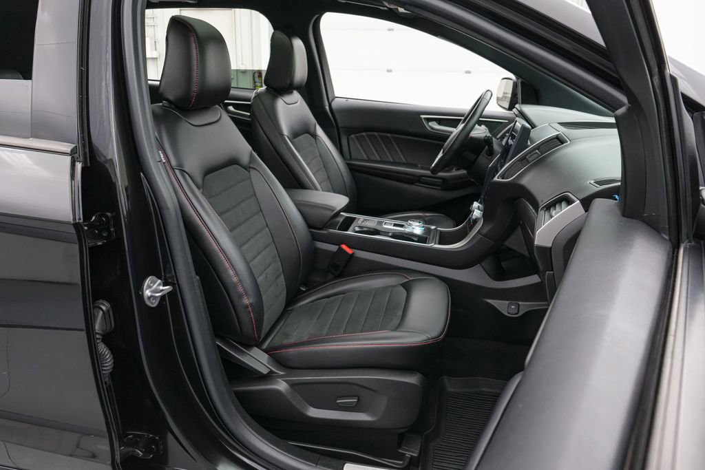 Certified 2022 Ford Edge ST-Line w/ Cargo Accessory Package image 21