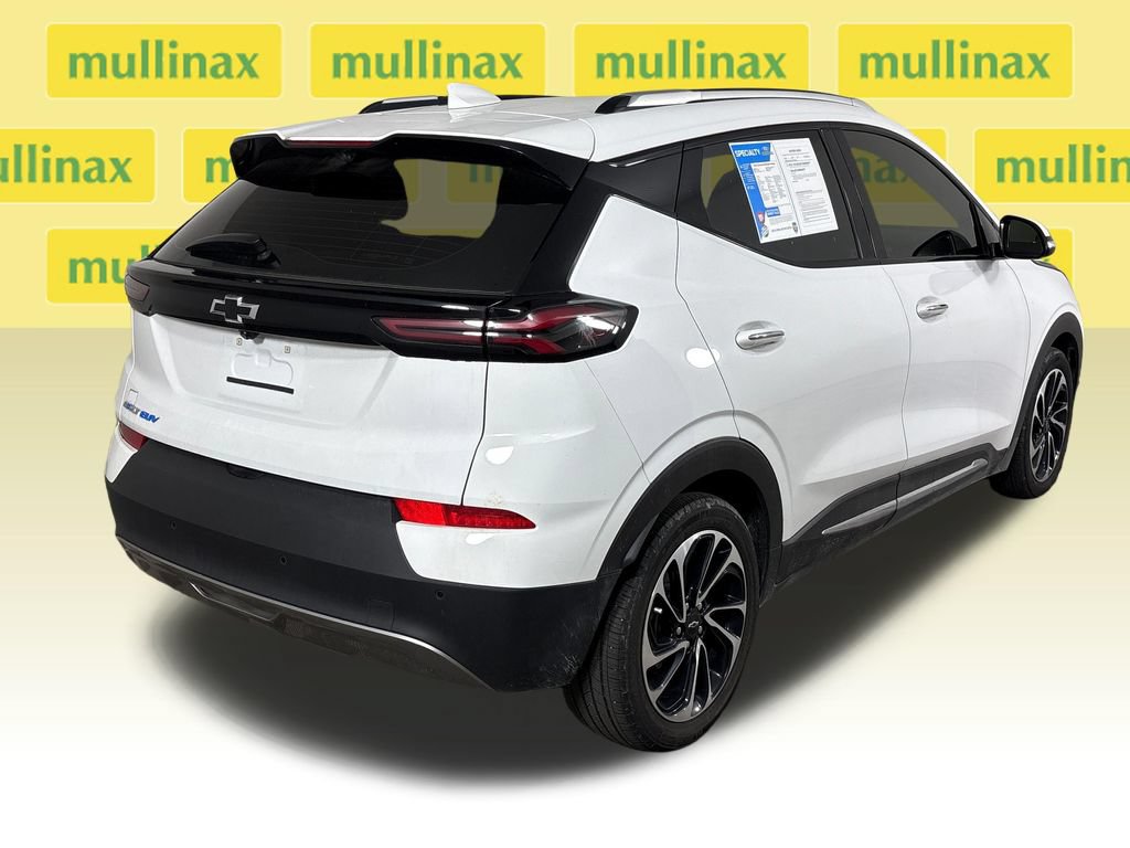 Used 2023 Chevrolet Bolt EUV Premier w/ Sun & Sound Package FWD image 4