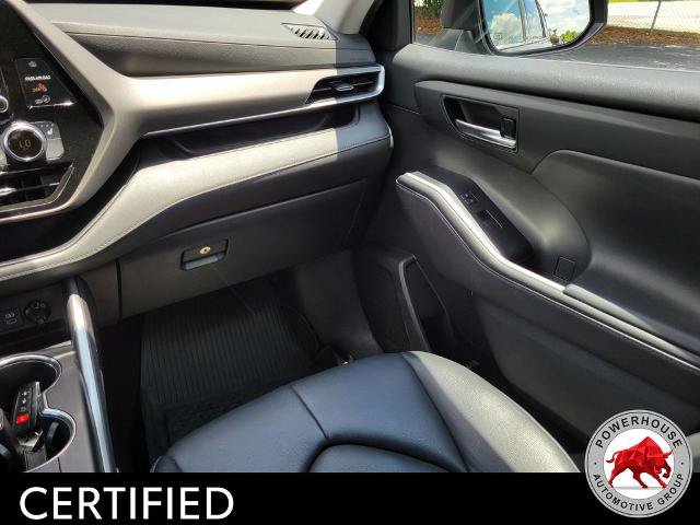 Used 2022 Toyota Highlander XLE FWD image 23