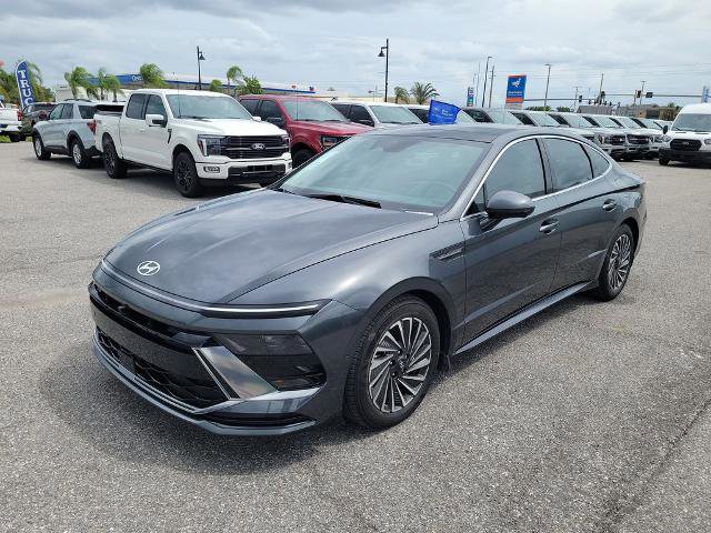 Used 2026 Hyundai Sonata Limited FWD image 2