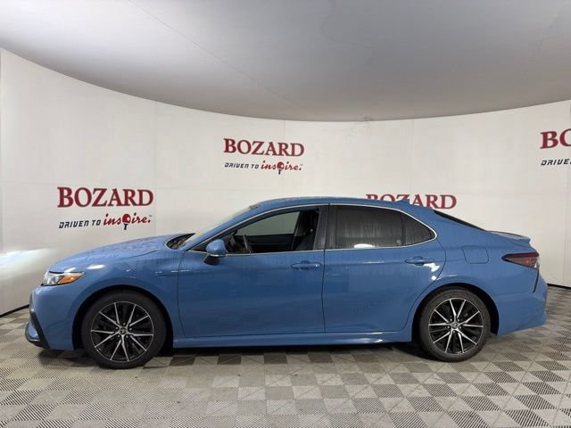 Used 2024 Toyota Camry SE FWD image 5