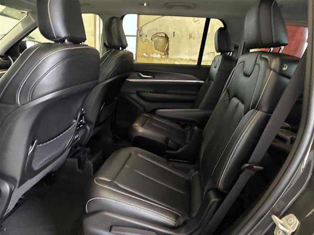 Used 2024 Jeep Grand Cherokee L Limited AWD/4WD image 29