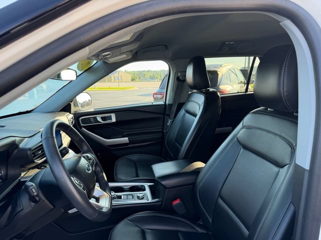 Certified 2024 Ford Explorer XLT w/ Equipment Group 202A AWD/4WD image 11