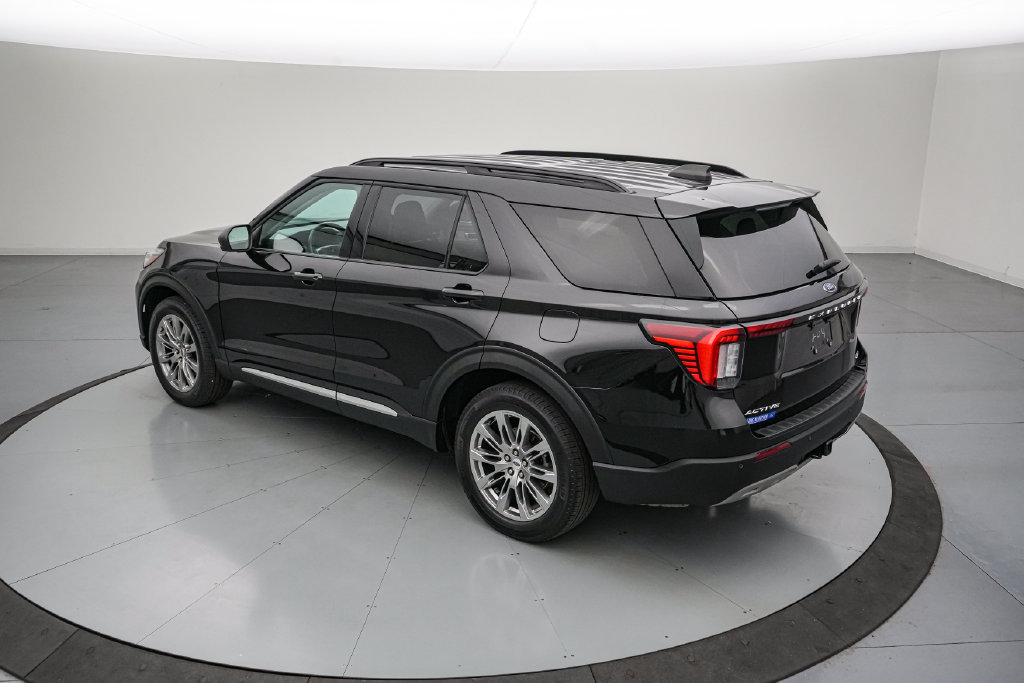 Certified 2025 Ford Explorer Active w/ Active Comfort Package AWD/4WD image 6