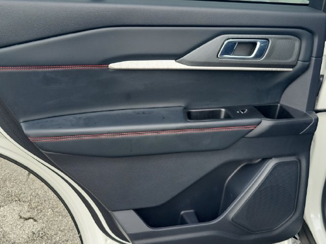 Certified 2025 Ford Explorer ST-Line RWD image 16