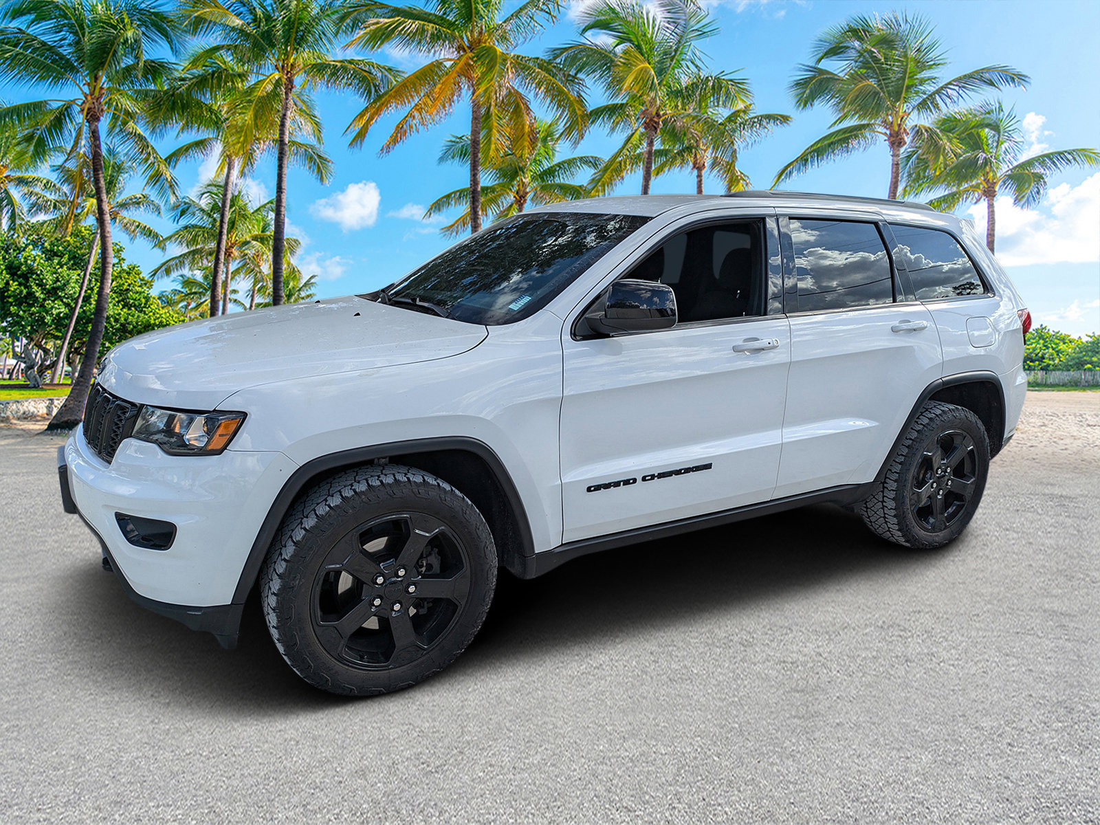 Used 2018 Jeep Grand Cherokee Laredo image 8