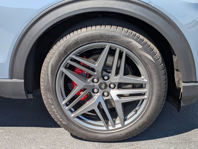 Certified 2025 Ford Explorer ST AWD/4WD image 9