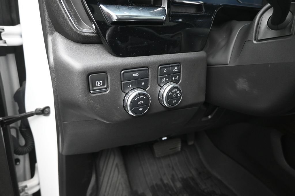 Used 2025 GMC Sierra 1500 Elevation w/ Elevation Premium Package AWD/4WD image 13