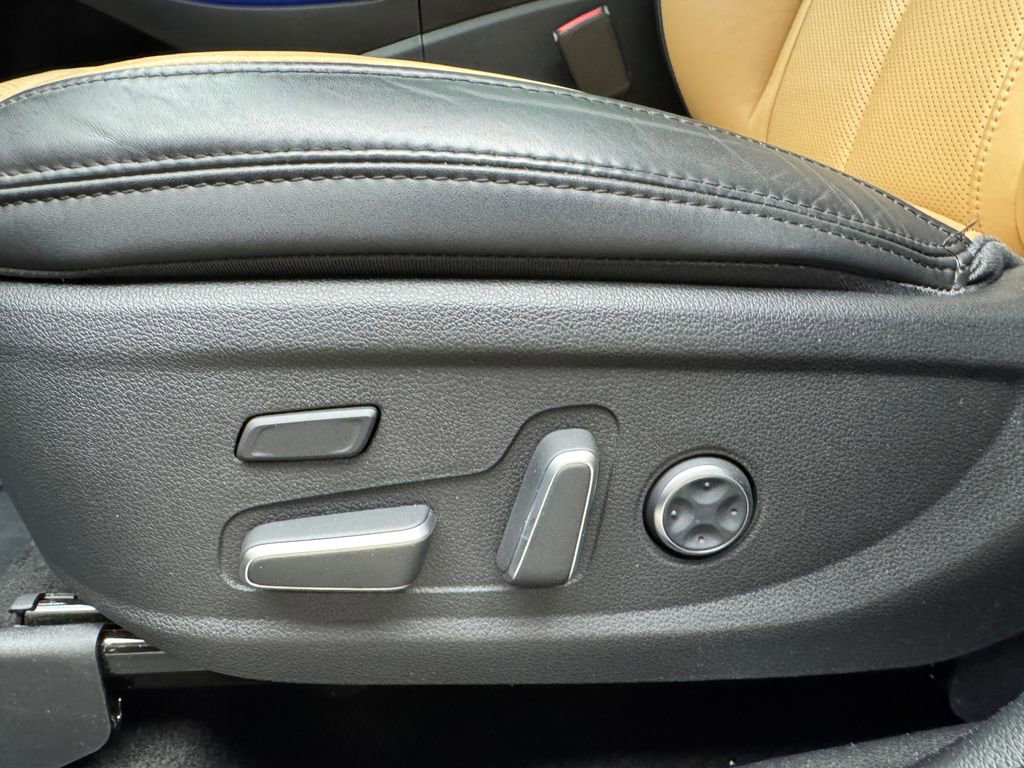 Used 2023 Hyundai Santa Fe Calligraphy AWD/4WD image 12