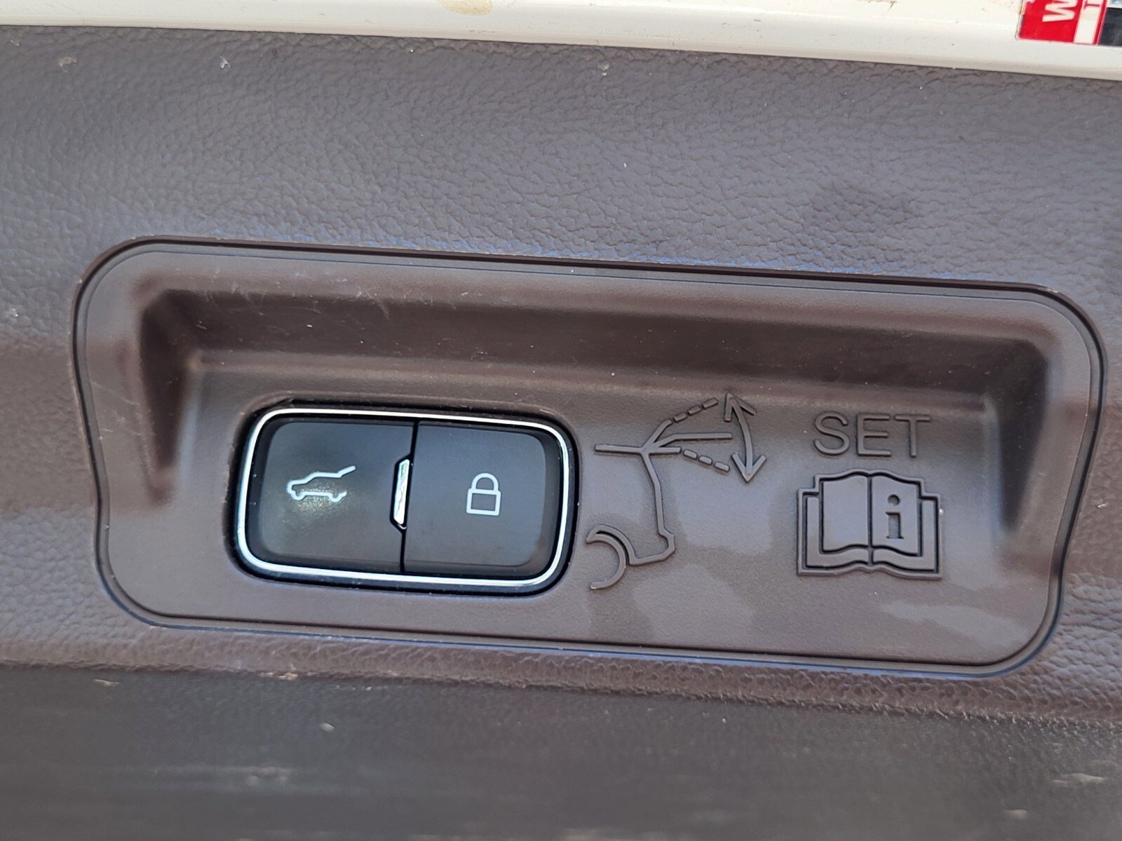 Certified 2023 Ford Explorer King Ranch w/ Technology Package image 33