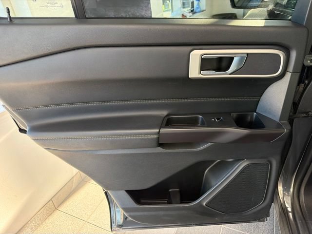 Certified 2020 Ford Explorer XLT w/ Equipment Group 202A AWD/4WD image 18
