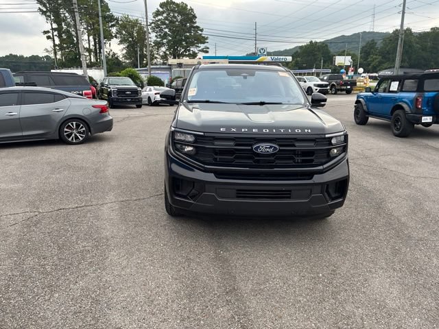 Certified 2025 Ford Expedition Active AWD/4WD image 4