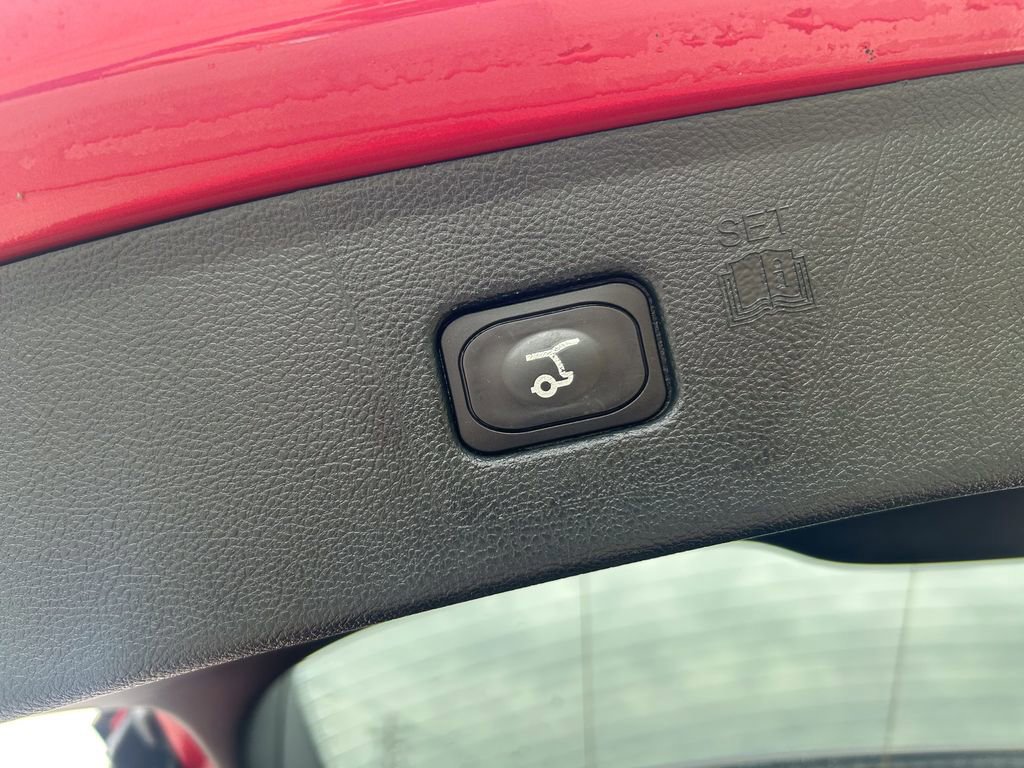 Certified 2023 Ford Edge ST-Line image 18