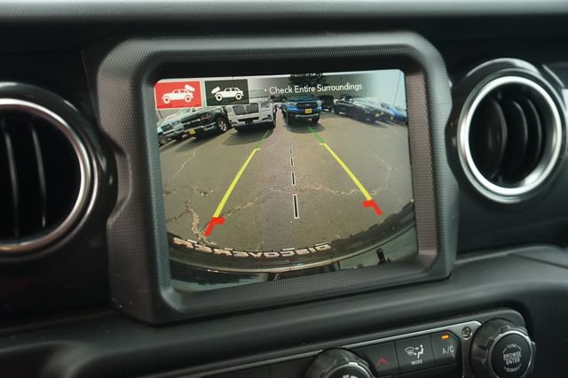 Used 2023 Jeep Wrangler Unlimited Sahara AWD/4WD image 27