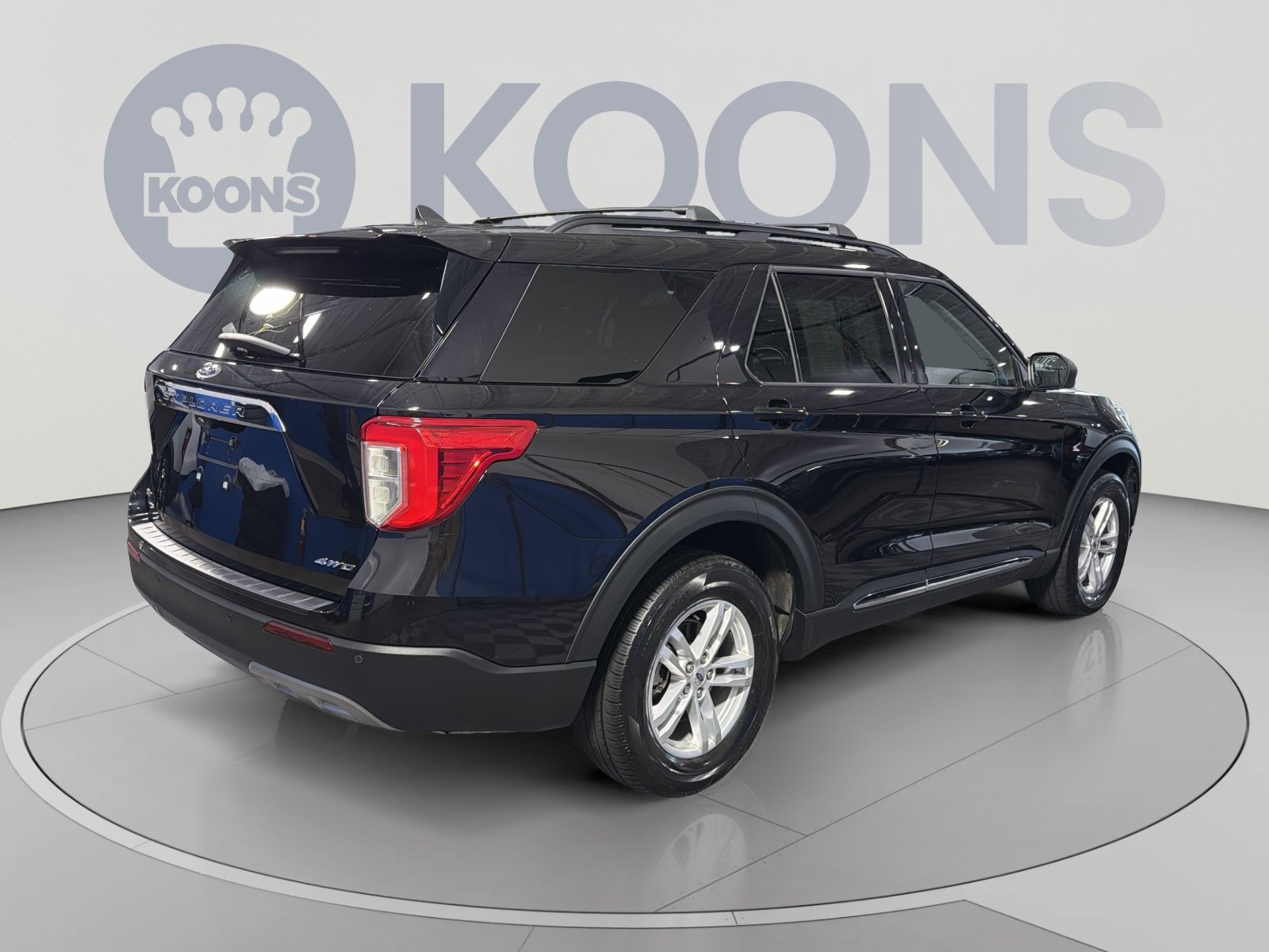 Certified 2023 Ford Explorer XLT w/ Equipment Group 202A AWD/4WD image 7