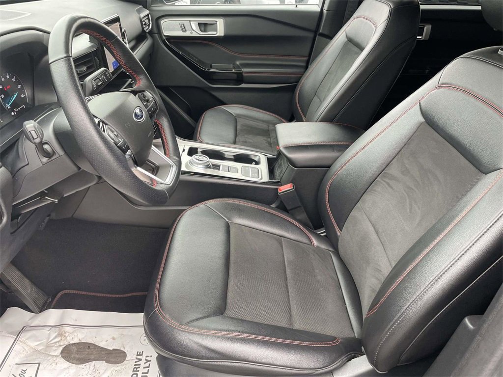 Certified 2023 Ford Explorer ST-Line w/ Class IV Trailer Tow Package image 13