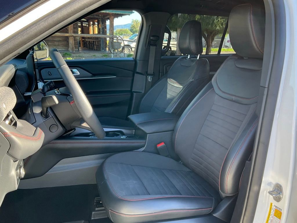 Certified 2025 Ford Explorer ST-Line w/ Premium Package image 60