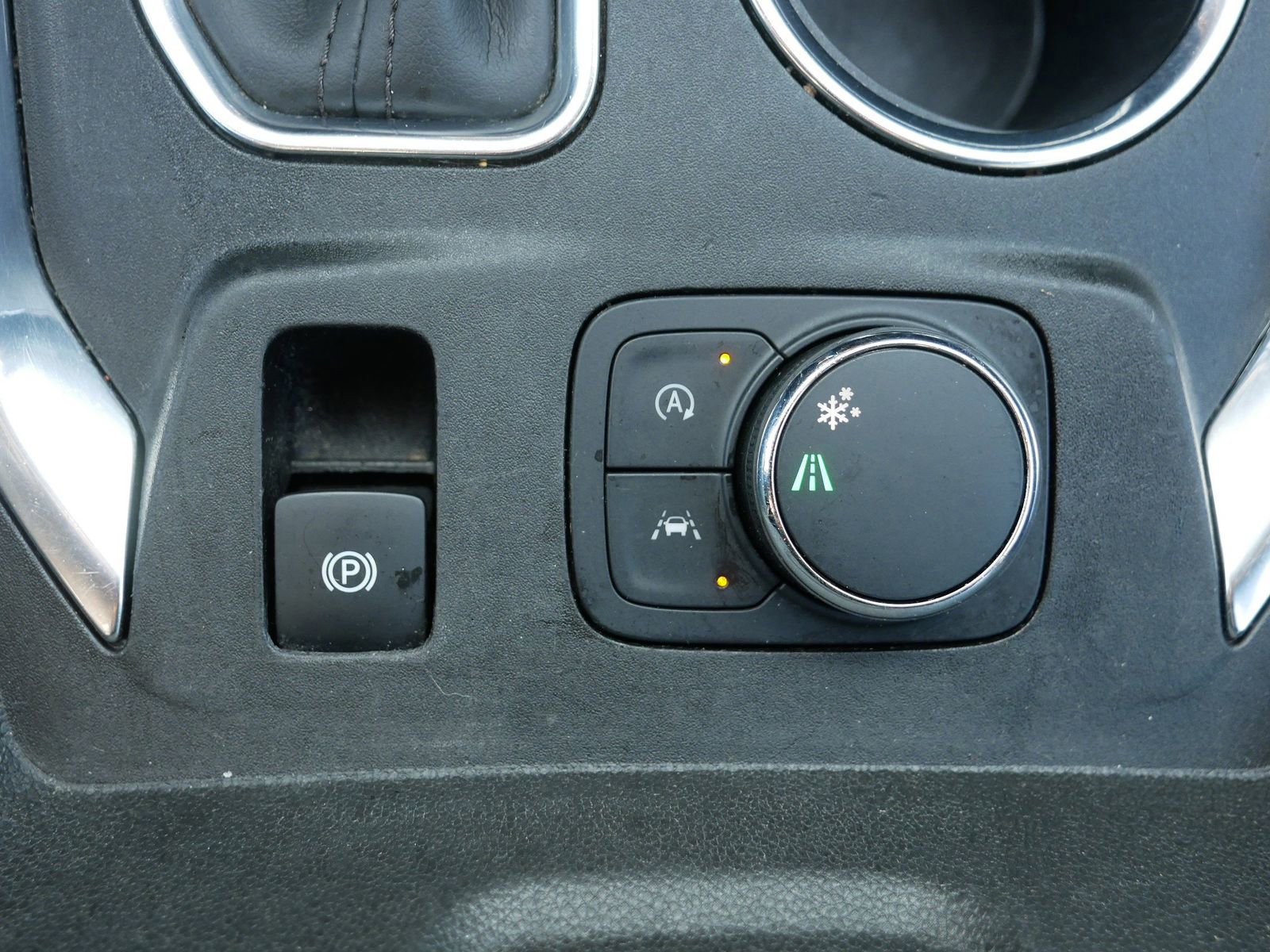 Used 2023 Chevrolet Traverse LT image 29