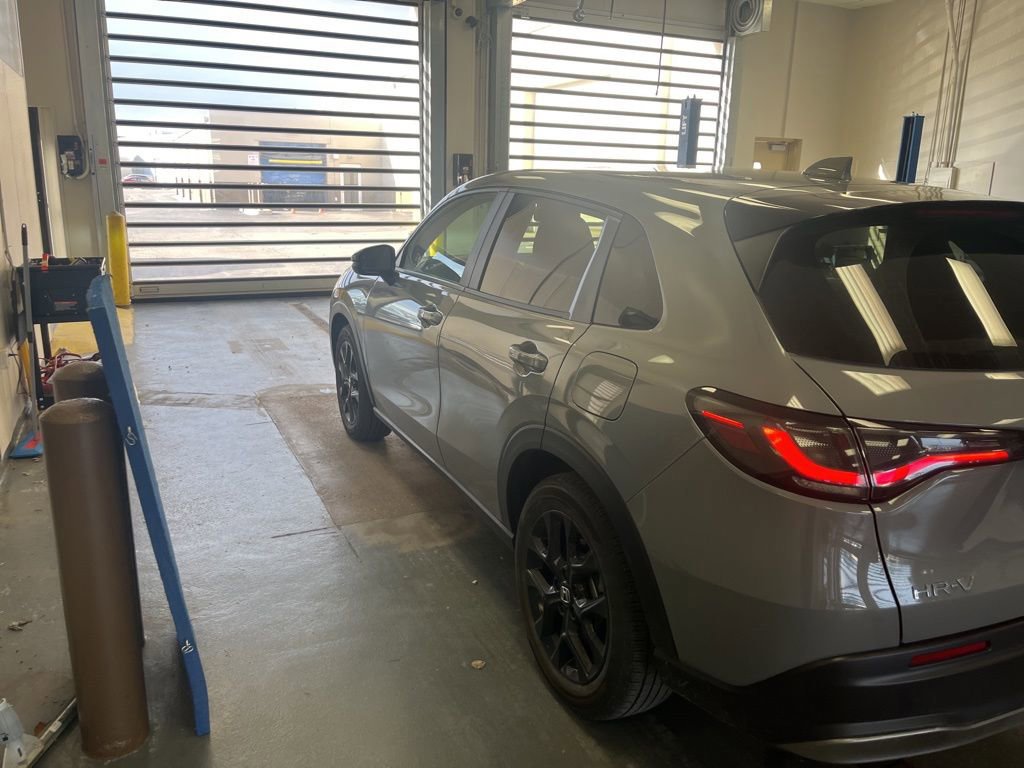 Used 2024 Honda HR-V Sport image 2