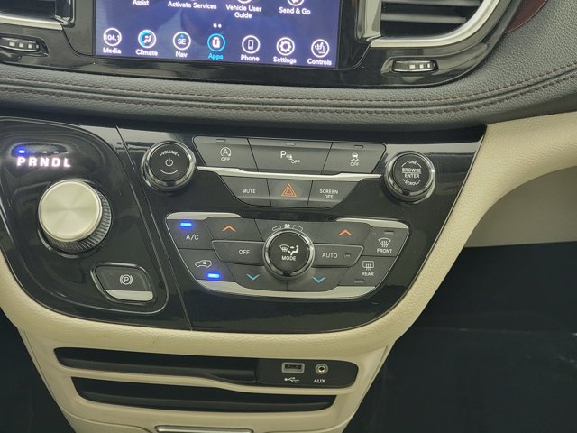 Used 2020 Chrysler Pacifica Limited FWD image 22