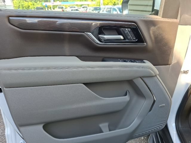 Used 2026 GMC Yukon Elevation w/ Elevation Premium Package AWD/4WD image 11