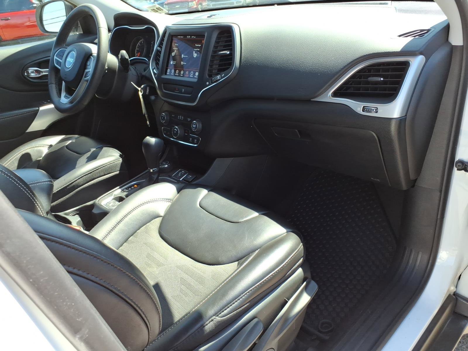 Used 2022 Jeep Cherokee Latitude AWD/4WD image 9