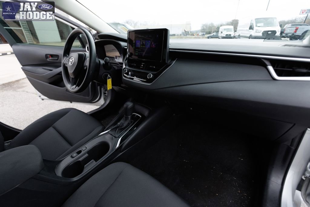 Used 2024 Toyota Corolla LE image 31