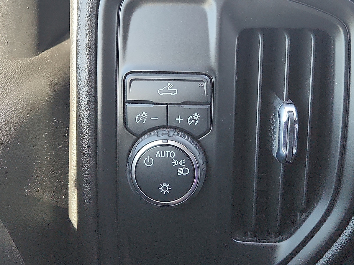 Used 2022 Chevrolet Silverado 1500 Custom RWD image 25
