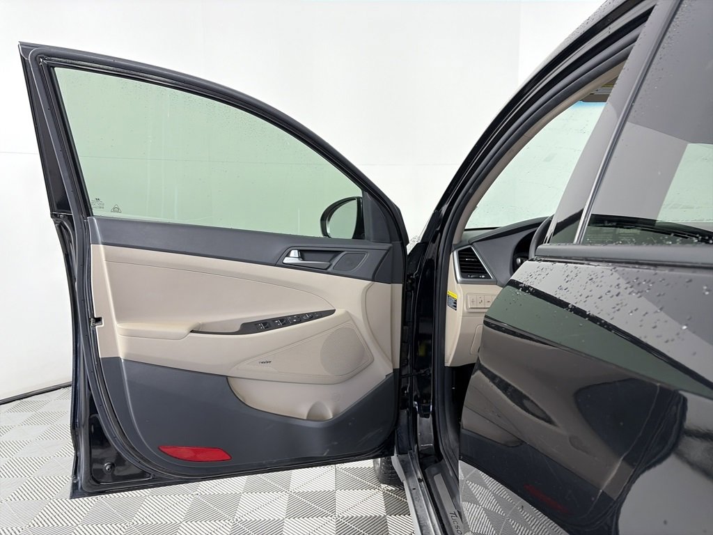 Used 2017 Hyundai Tucson Limited w/ Limited Ultimate Package 03 image 10