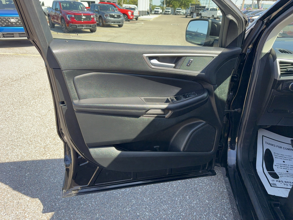 Certified 2023 Ford Edge SEL image 8