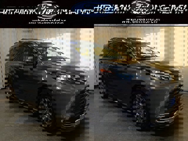 Used 2023 Toyota Sienna XLE image 6